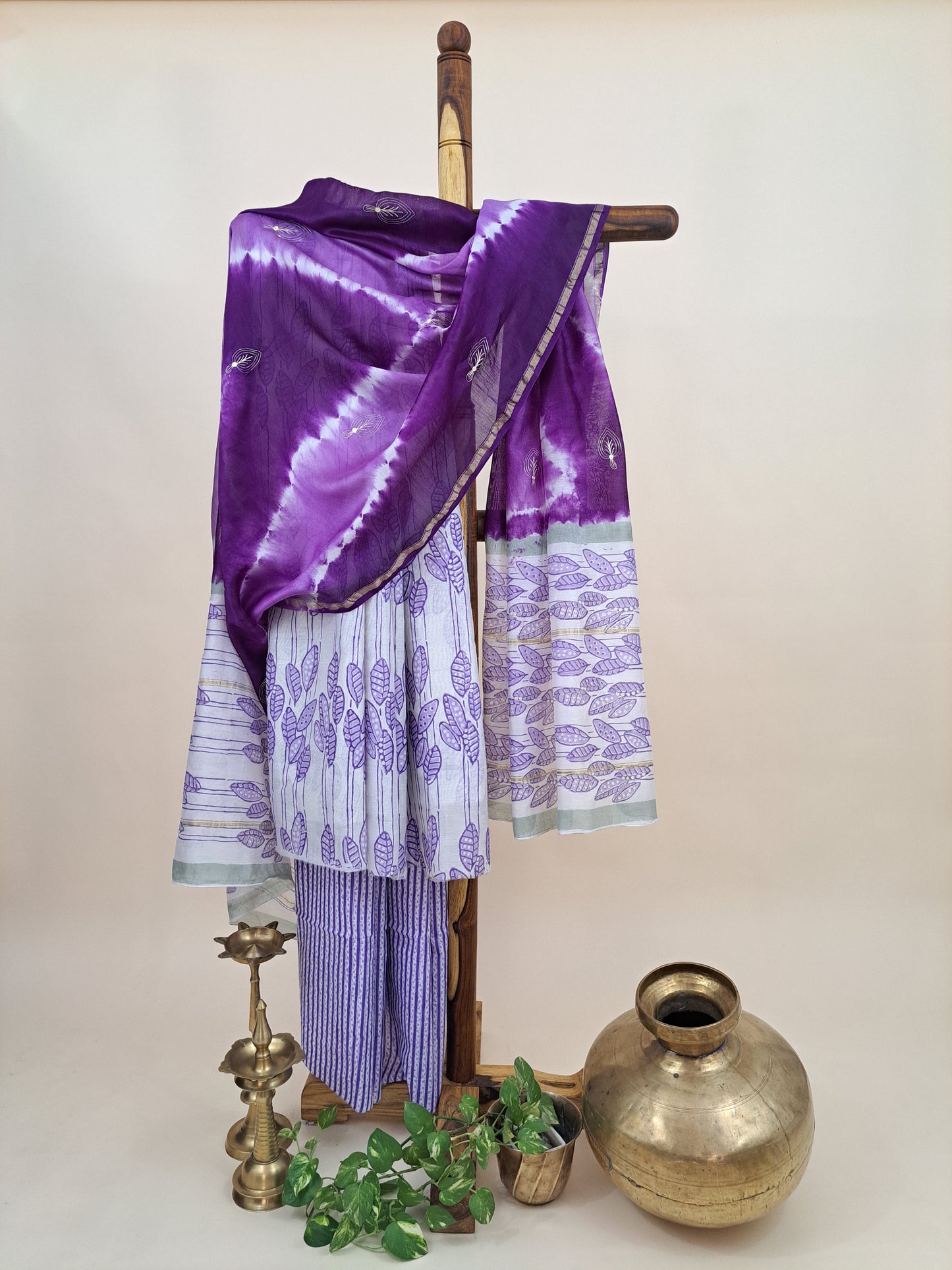Chanderi with Chanderi Dupatta with Taar Embroidery