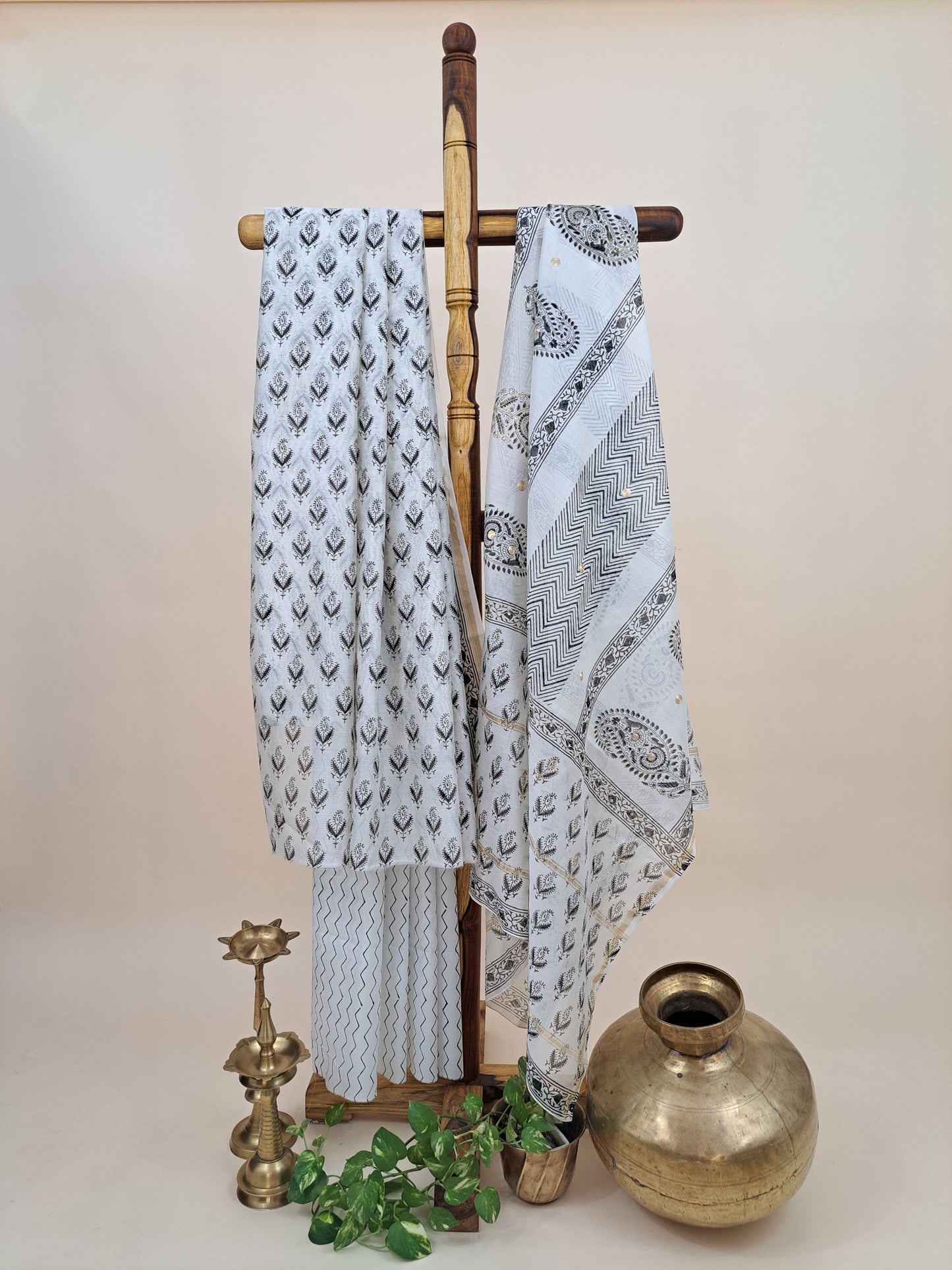 Chanderi with Chanderi Dupatta with Taar Embroidery