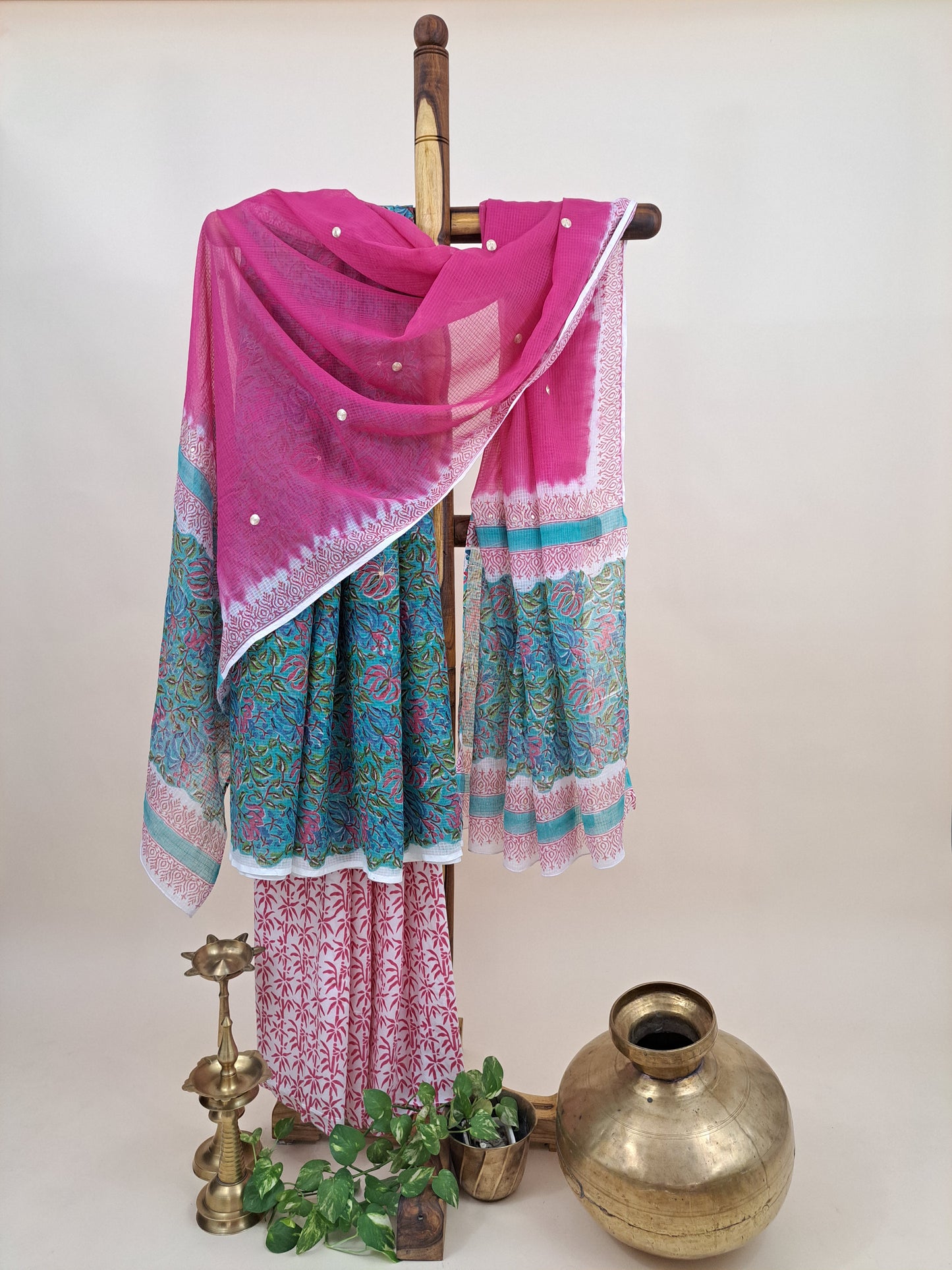 Kota-Doria with Kota-Doria Dupatta Taar Embroidery