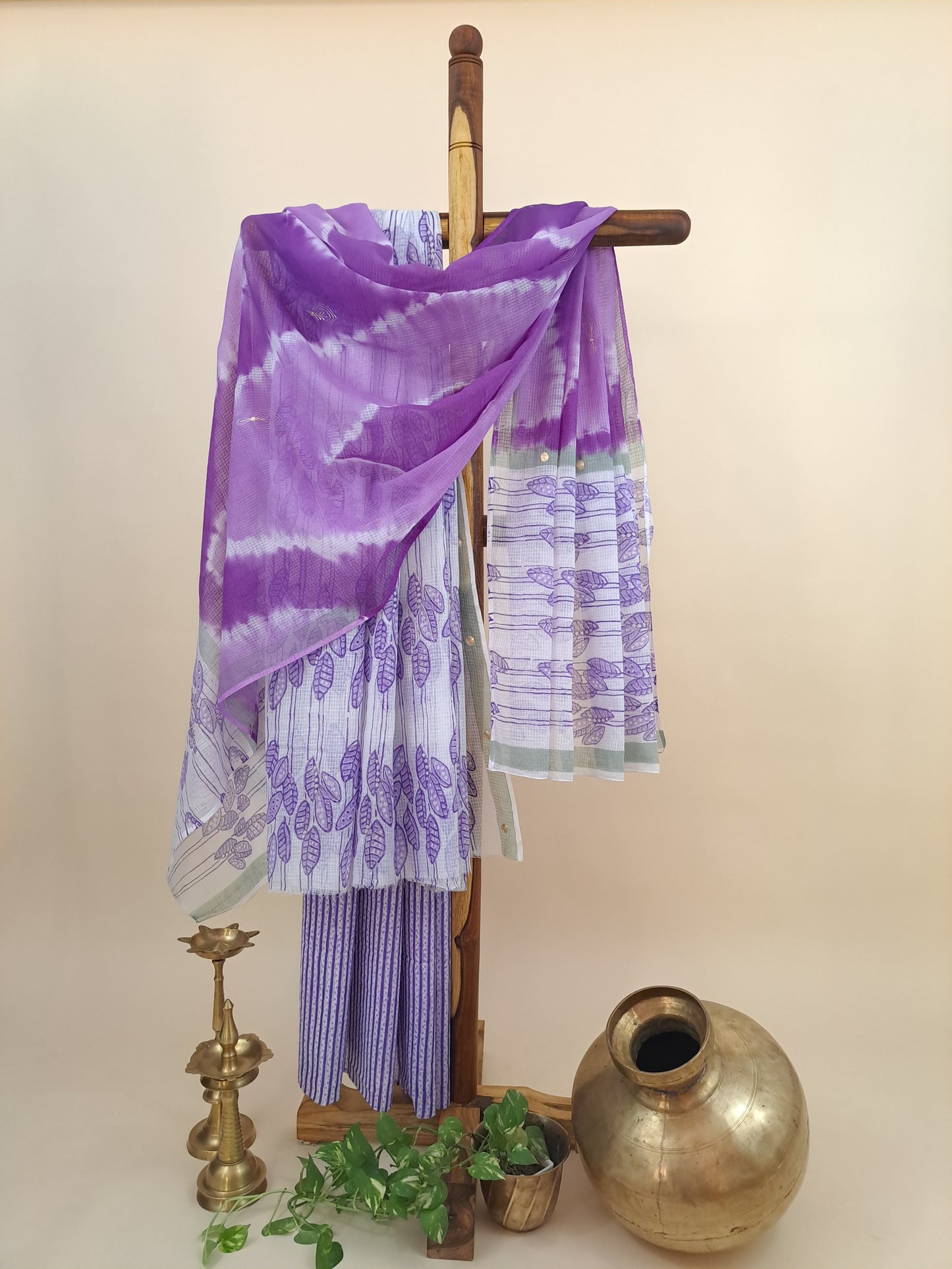 Kota-Doria with Kota-Doria Dupatta Taar Embroidery