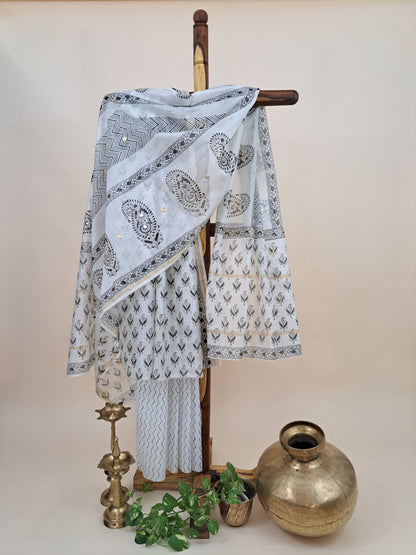 Chanderi with Chanderi Dupatta with Taar Embroidery