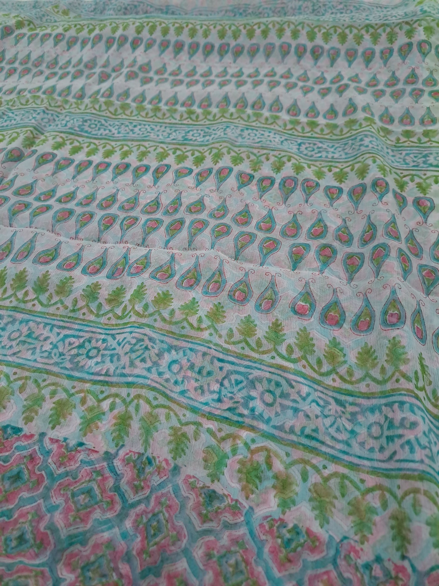 Semi-chiffon sari